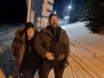 I köket grejade Anette Berglund, Bosse Nilsson, Ellinor Kron och Sören Lind våfflor och övrigt fika. På bild ser ni också Jenny och Örjan som är nyinflyttade i Rismon.