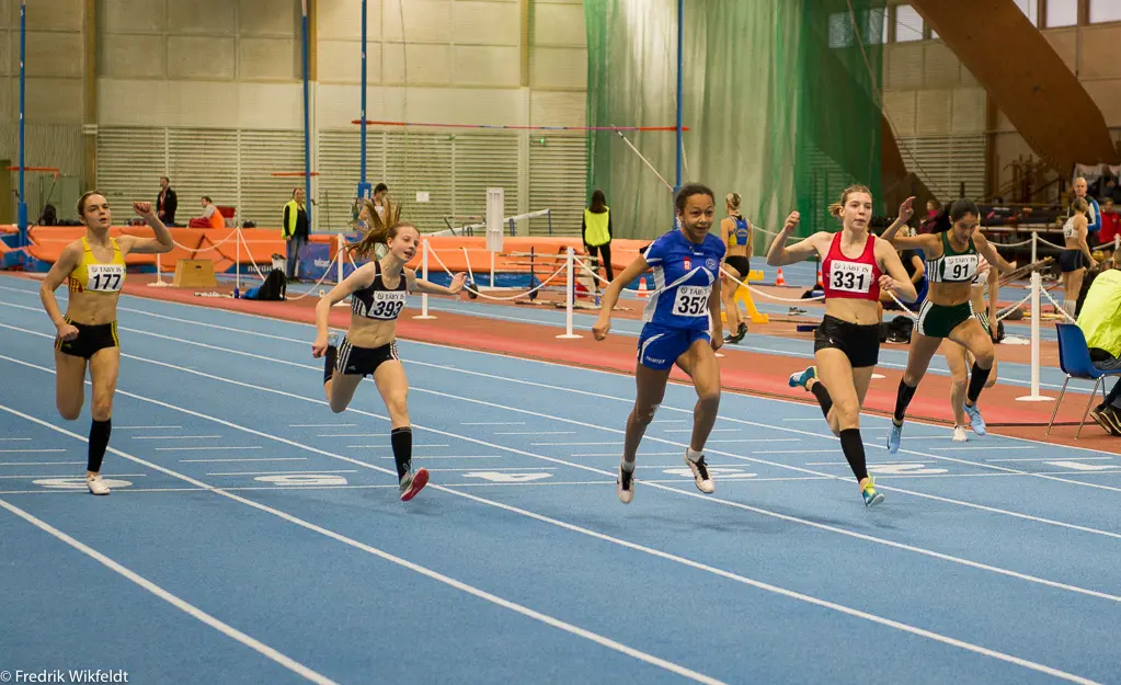 Josefin sprang på nytt PB 7,87 i finalen F17 60 meter.