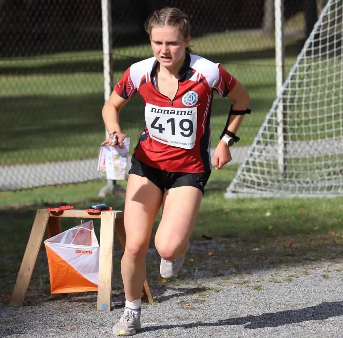 Tilia Olsson tävlande för UOK vann både USM D16 Sprint och USM D16 Långdistans den gångna helgen.