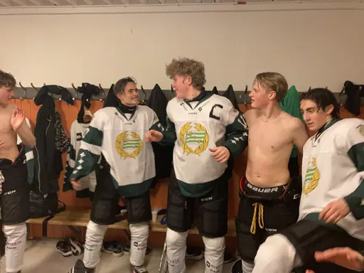 Två pinnar borta mot Vallentuna