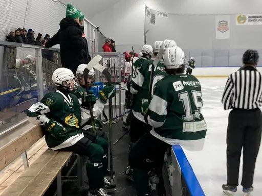 Seger med 8-2