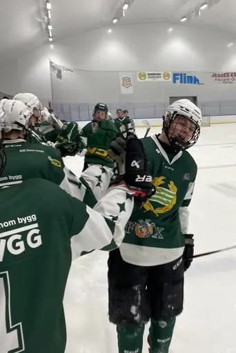Bajen kämpar mot Tumba och Brinken. 