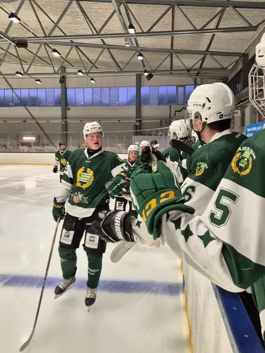 Bilderna är från den första (seger)matchen mot Värmdö. Foto: Ettan