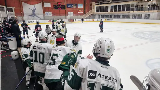 Övertygande 5-0 till Bajen J18 i seriepremiären. Foto: Ettan