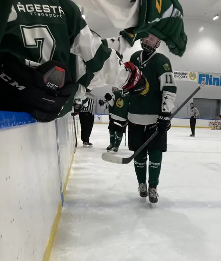 Seger med 8-2