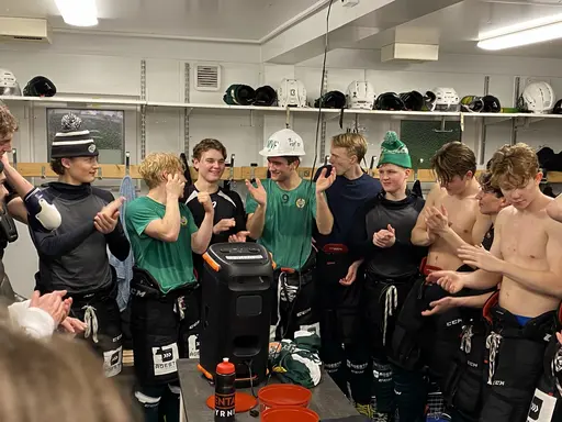Bajen kämpar mot Tumba och Brinken. 