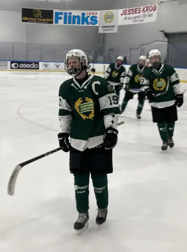Seger med 8-2
