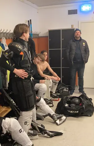 Två pinnar borta mot Vallentuna