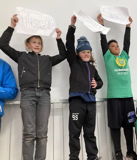 TEAM12 hejar fram sina klubbkamrater