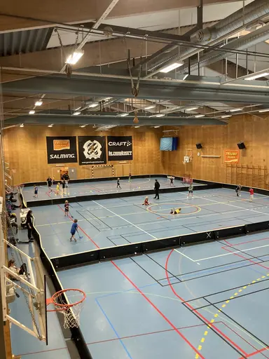 Lite bilder från innebandydagis & innebandyskolan.