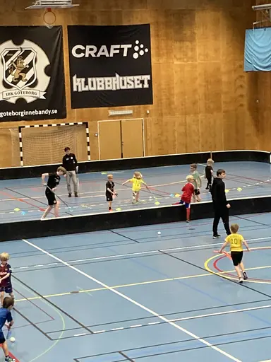 Lite bilder från innebandydagis & innebandyskolan.