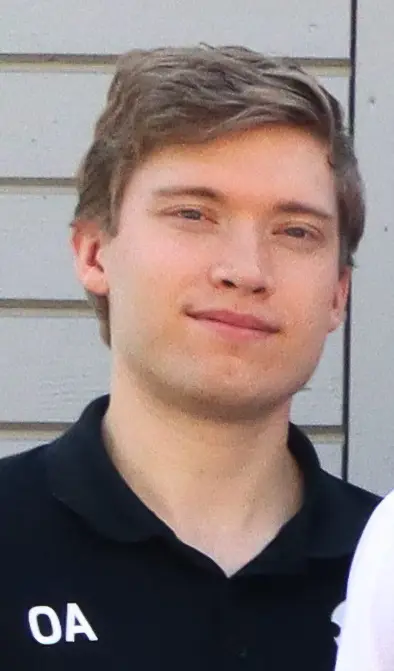 J18s huvudtränare Oscar Almström.