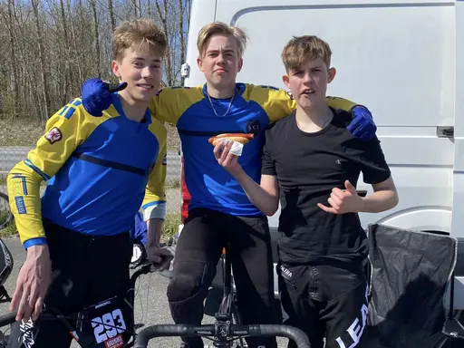 Alla är ej med på bild då dom tränade eller tävlade precis när bilderna togs!