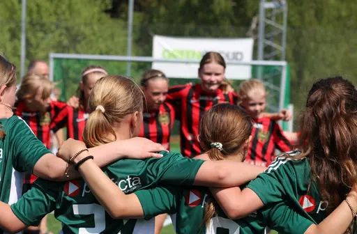 Foto: @skarviknina_fotboll