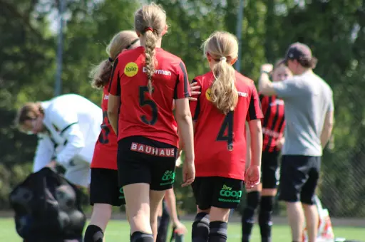 Foto: @skarviknina_fotboll