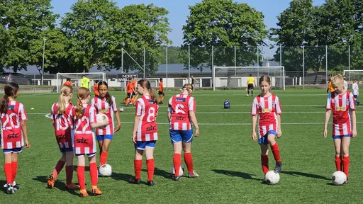 Match 1: Bild 1-14. Match 2: Bild 15-32. Collage: Bild 33