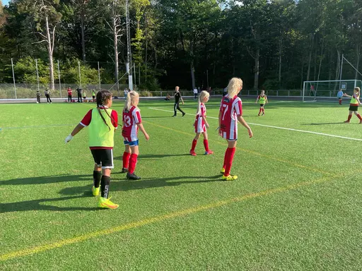 På ett soligt Lillhagens IP hade vi dubbelmöte mot Backatorp.