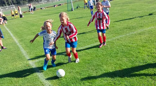 Vår första "hemma-cup" på Yttern. Vi ställde upp med två lag och spelade riktigt bra i solskenet.
