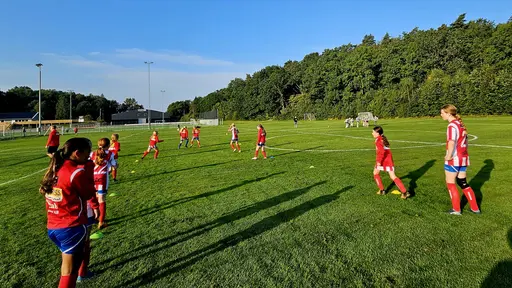 Målkalas på Yttern, spelmässigt jämnt, men där YIS var väldigt effektiva framför mål.