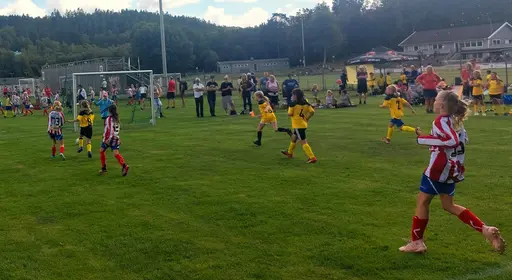 Vår första "hemma-cup" på Yttern. Vi ställde upp med två lag och spelade riktigt bra i solskenet.