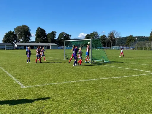 Två jämna matcher mot Lerum i solskenet!
