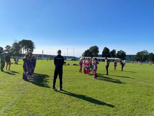 Två jämna matcher mot Lerum i solskenet!