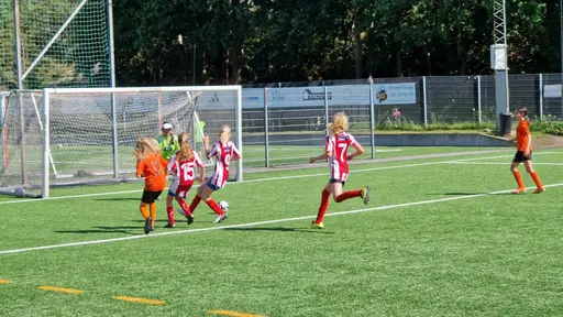 Match 1: Bild 1-14. Match 2: Bild 15-32. Collage: Bild 33