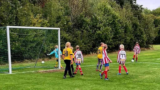 Två bra matcher av tjejerna som gjorde flera mål efter fina passningar.