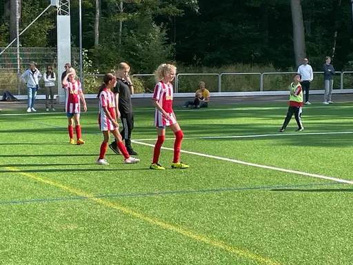 På ett soligt Lillhagens IP hade vi dubbelmöte mot Backatorp.