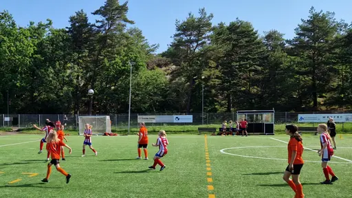 Match 1: Bild 1-14. Match 2: Bild 15-32. Collage: Bild 33