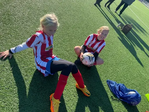 Så här glad är man när man får spela fotboll! :)