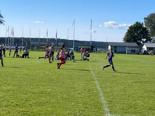 Två jämna matcher mot Lerum i solskenet!