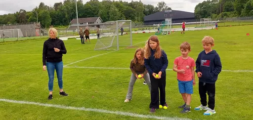 Vi avslutade vårsäsongen med femkamp och fika tillsammans med föräldrarna