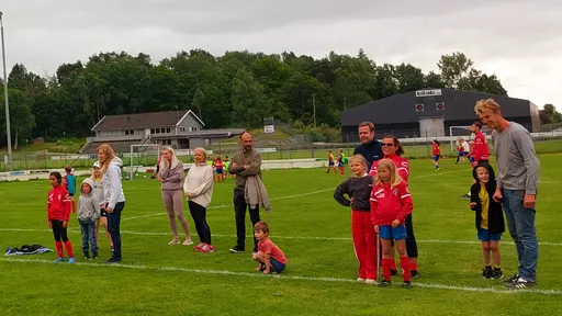 Vi avslutade vårsäsongen med femkamp och fika tillsammans med föräldrarna