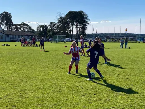 Två jämna matcher mot Lerum i solskenet!