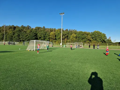 Så här glad är man när man får spela fotboll! :)