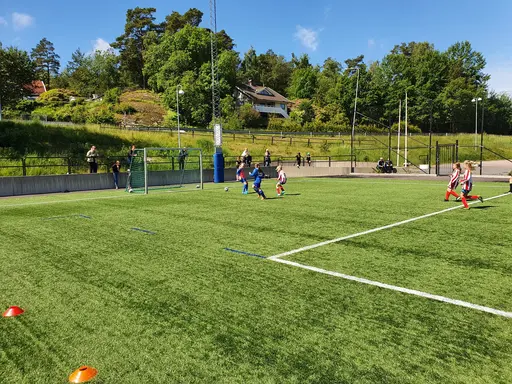 Matcher mot Nödinge på ett soligt Vimmervi. 