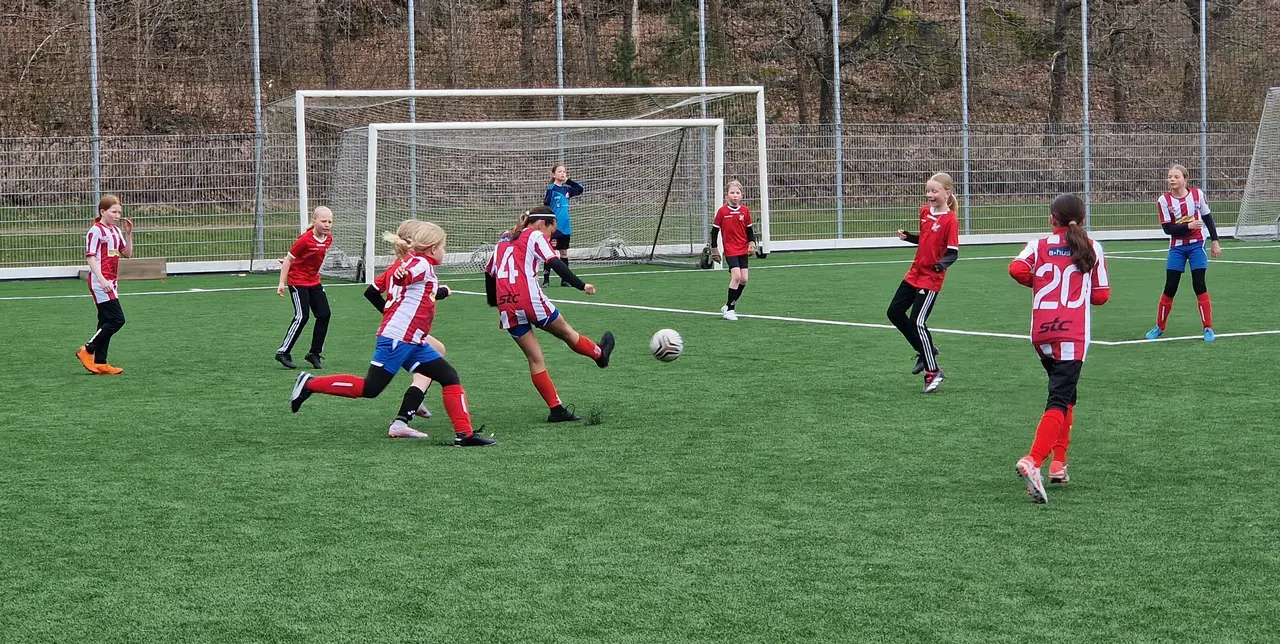Kämpainsats av tjejerna mot Landvetter - match nr 2