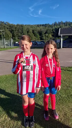 Vår första "hemma-cup" på Yttern. Vi ställde upp med två lag och spelade riktigt bra i solskenet.