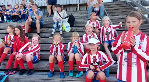Vår första "hemma-cup" på Yttern. Vi ställde upp med två lag och spelade riktigt bra i solskenet.