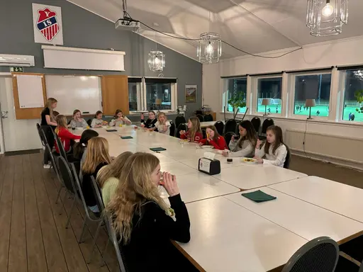 Fredagkväll med F13