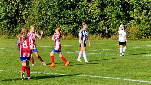 Målkalas på Yttern, spelmässigt jämnt, men där YIS var väldigt effektiva framför mål.