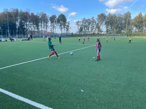 På ett soligt Lillhagens IP hade vi dubbelmöte mot Backatorp.