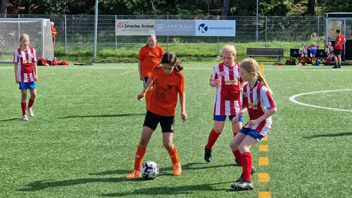 Match 1: Bild 1-14. Match 2: Bild 15-32. Collage: Bild 33