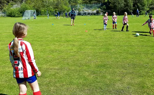 Bild 1-4: Röda laget borta mot Torslanda. Bild 5-6: Vita laget mot Zenith. Bild 7: Blå laget mot Zenith. 