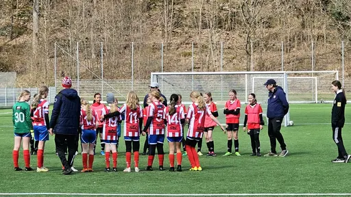 Fint spel av F-13 resulterade i många mål