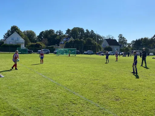 Två jämna matcher mot Lerum i solskenet!