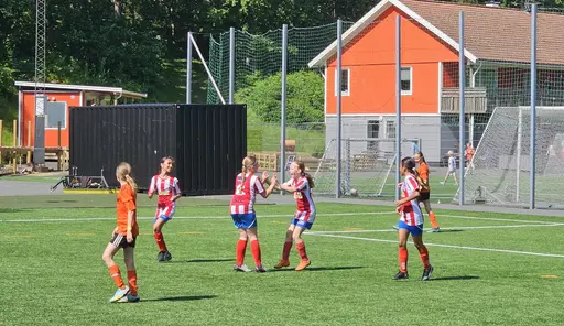 Match 1: Bild 1-14. Match 2: Bild 15-32. Collage: Bild 33