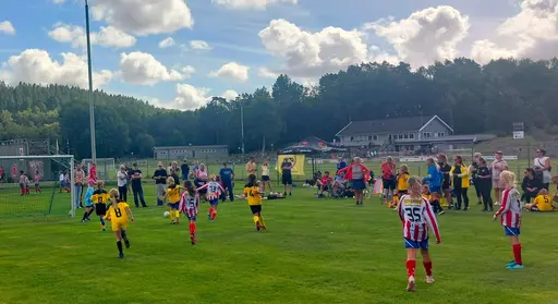 Vår första "hemma-cup" på Yttern. Vi ställde upp med två lag och spelade riktigt bra i solskenet.