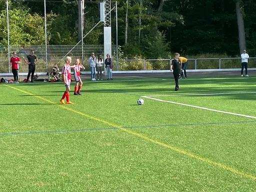 På ett soligt Lillhagens IP hade vi dubbelmöte mot Backatorp.